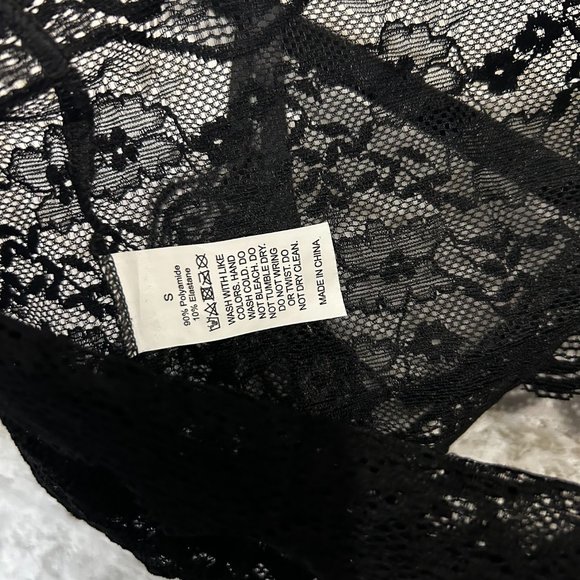 Elegant Black Lace Pajama Set - Picture 8 of 12